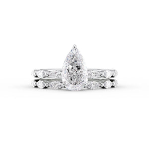 The Lucia Set With A Pear Lab Diamond