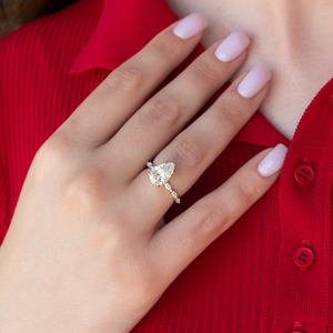 The Lucia Set With A Pear Moissanite