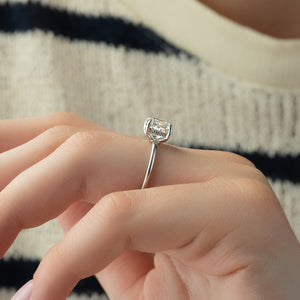 The Low Profile Kamellie Set With A Cushion Moissanite