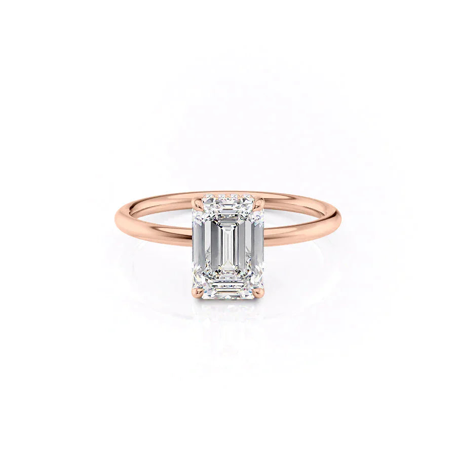 The Low Profile Kamellie Set With A 1.5 Carat Emerald Moissanite