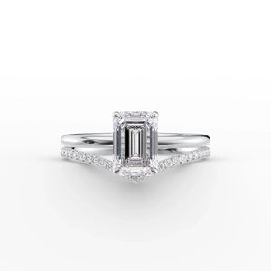 The Low Profile Kamellie Set With A 1.5 Carat Emerald Moissanite