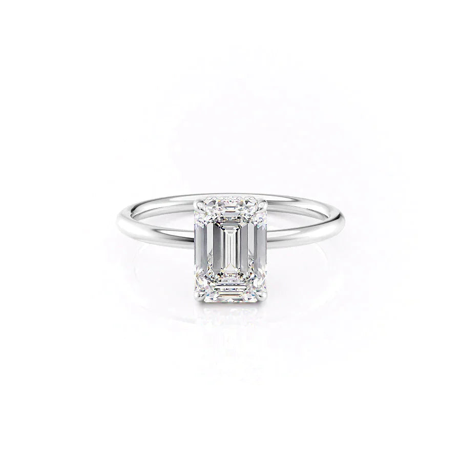 The Low Profile Kamellie Set With A 2.5 Carat Emerald Moissanite