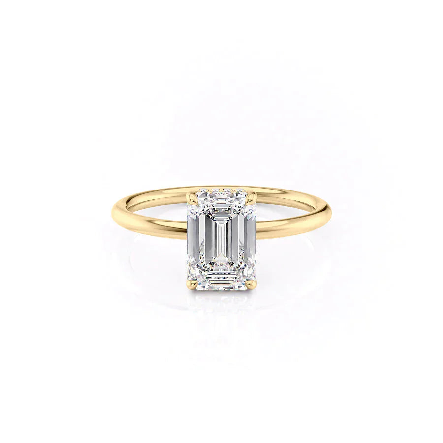 The Low Profile Kamellie Set With A 2.5 Carat Emerald Moissanite