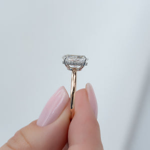 The Low Profile Kamellie Set With A 3 Carat Oval Lab Diamond