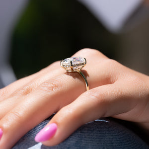 The Low Profile Kamellie Set With A 2 Carat Oval Lab Diamond