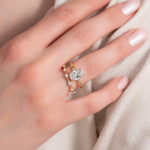 The Low Profile Kamellie Set With A 2 Carat Oval Lab Diamond