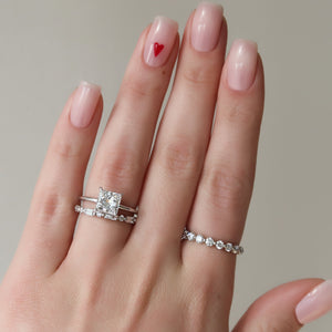 The Low Profile Kamellie Set With A 2 Carat Princess Lab Diamond
