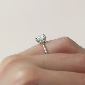 The Low Profile Kamellie Set With A 2 Carat Princess Lab Diamond