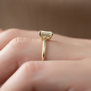 The Low Profile Kamellie Set With A 3 Carat Radiant Lab Diamond
