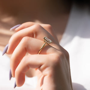 The Low Profile Kamellie Set With A 3 Carat Radiant Lab Diamond