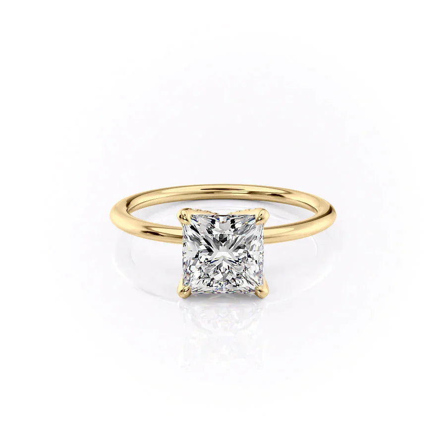 The Petal Kamellie Set With A 4.5 Carat Princess Moissanite