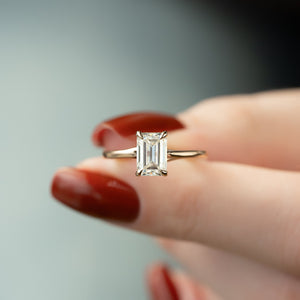 The Lexie Set With A 2.5 Carat Emerald Lab Diamond
