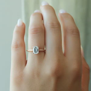 The Lexie Set With A 2.5 Carat Emerald Lab Diamond