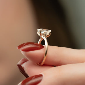 The Lexie Set With A 2.5 Carat Emerald Lab Diamond