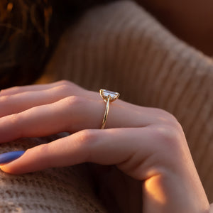 The Lexie Set With A 1 Carat Emerald Lab Diamond