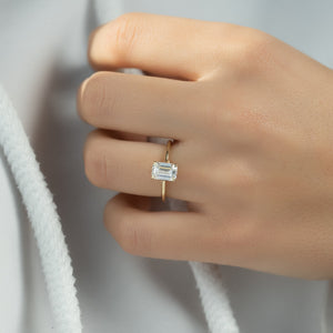 The Lexie Set With A 1 Carat Emerald Lab Diamond