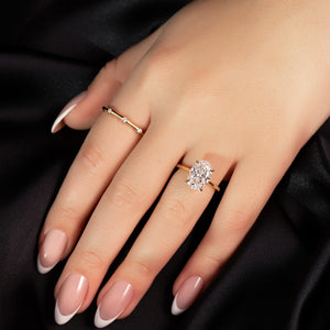The Lexie Set With A Oval Moissanite