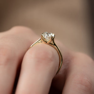 The Lexie Set With A Oval Moissanite