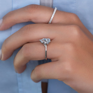 The Lexie Set With A 1 Carat Pear Lab Diamond