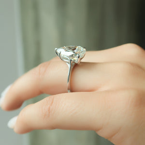 The Lexie Set With A 1 Carat Pear Lab Diamond