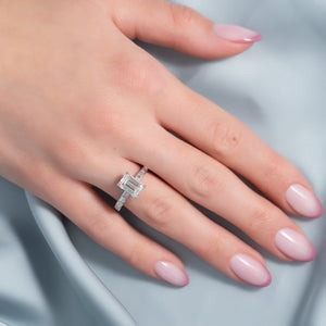 The Jennifer Set With A 2.5 Carat Emerald Lab Diamond