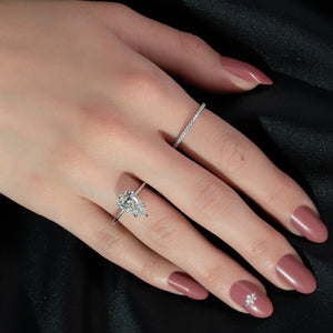 The Ashley Set With A Pear Lab Diamond