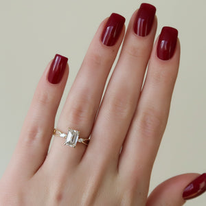 The Kelsey Set With A Emerald Moissanite