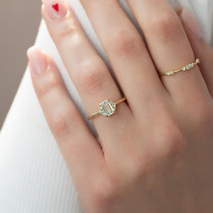 The Victoria Set With A Emerald Moissanite