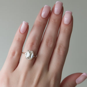 The Victoria Set With A Emerald Moissanite