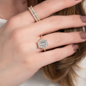 The Victoria Set With A Emerald Moissanite