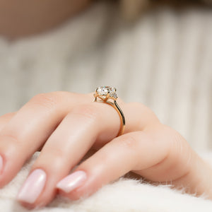 The Victoria Set With A Oval Moissanite