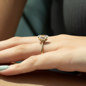 The Luna Set With A Oval Moissanite