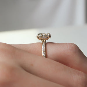 The Marilyn Set With A Oval Moissanite