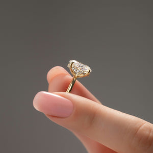 The Sandra Set With A 2 Carat Oval Lab Diamond