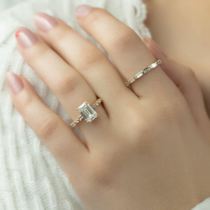 The Patricia Set With A Emerald Lab Diamond