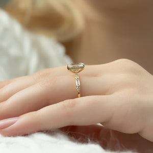 The Patricia Set With A Emerald Lab Diamond