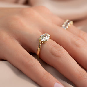 The Berta Set With A 3 Carat Oval Lab Diamond