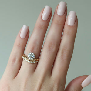 The Berta Set With A 2.5 Carat Round Lab Diamond