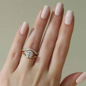 The Berta Set With A 2.5 Carat Round Lab Diamond