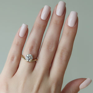 The Berta Set With A 2.5 Carat Round Lab Diamond