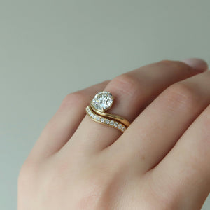 The Berta Set With A 2.5 Carat Round Lab Diamond