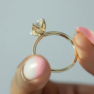 The Lisa Set With A 1.5 Carat Emerald Lab Diamond