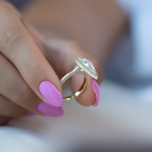 The Kylie Set With A 1 Carat Pear Lab Diamond