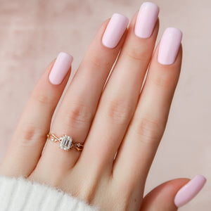 The Twig Set With A Emerald Moissanite