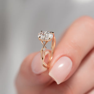 The Twig Set With A Oval Moissanite