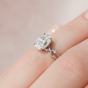 The Twig Set With A Oval Moissanite