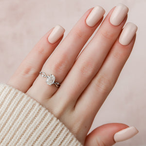 The Twig Set With A Oval Moissanite