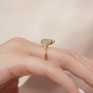 The Emma Set With A Pear Moissanite