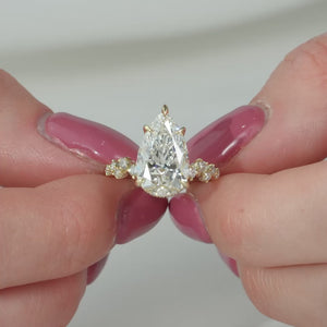 The Mia - Engagement Ring Made in Yellow Gold