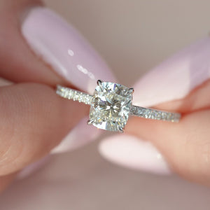 The Pave Kamellie - Engagement Ring Made in White Gold